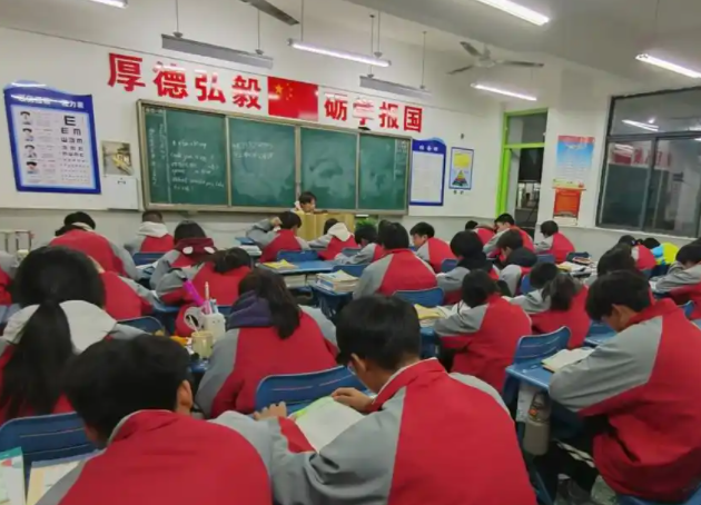 课程群组让学生在自主选择主动参