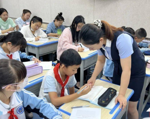 搬到山水间让孩子内行走中读懂家园的厚重让乡土的根脉深植于心 搬到山水间让孩子内行走中读懂家园的厚重让乡土的根脉深植于心